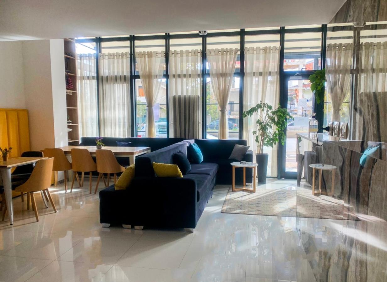 Park Hotel Tirana Yzberish Ngoại thất bức ảnh