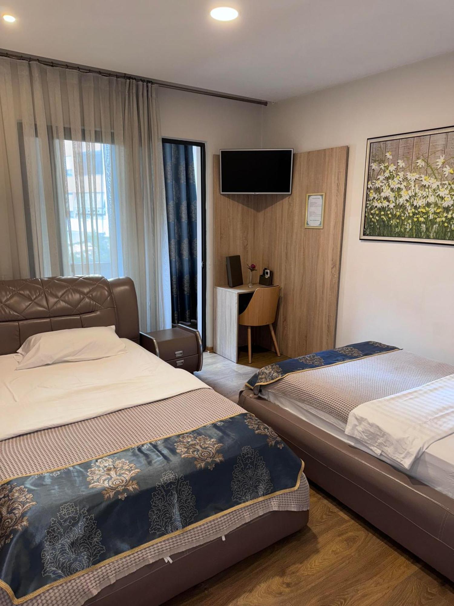 Park Hotel Tirana Yzberish Ngoại thất bức ảnh