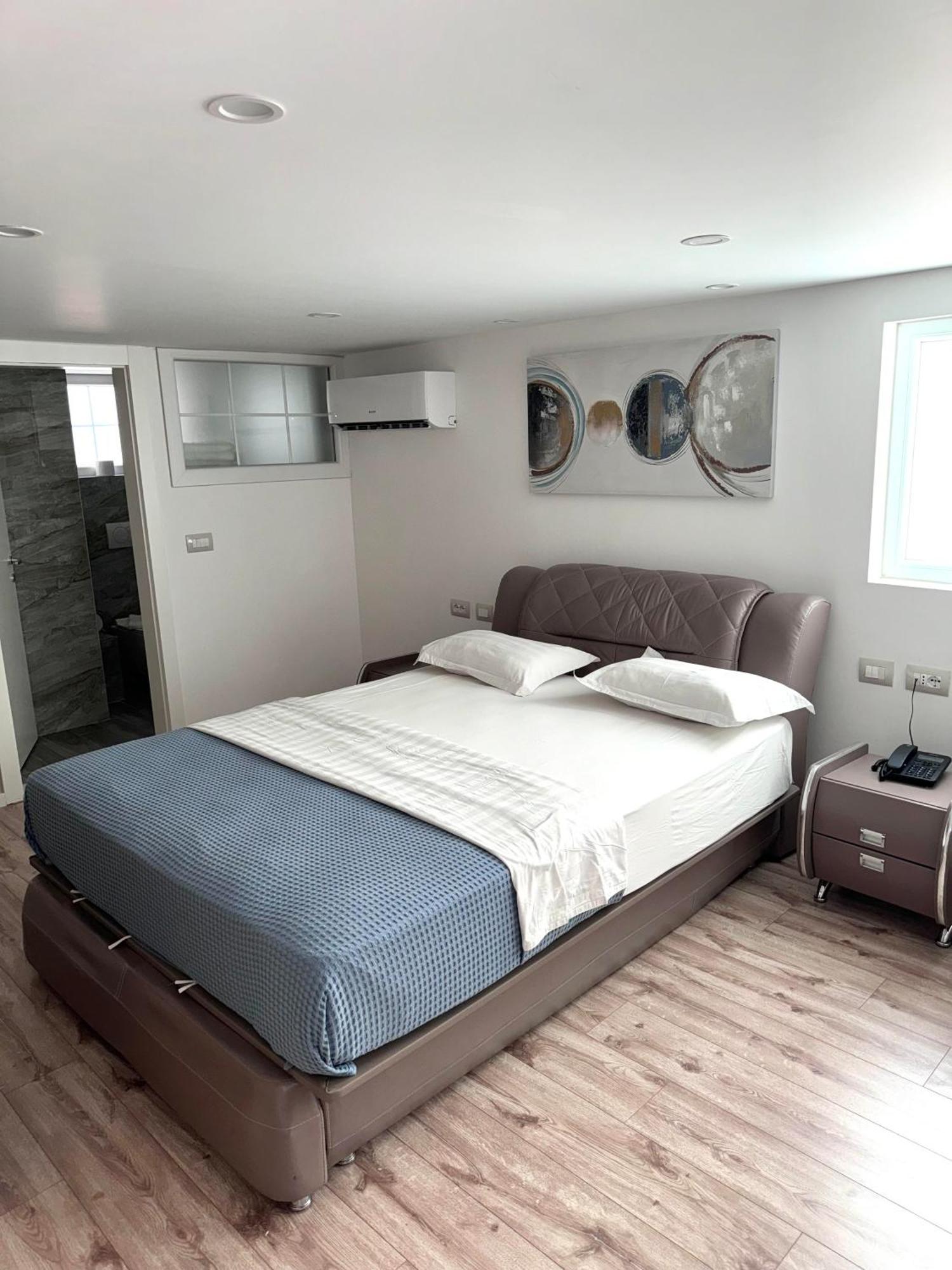 Park Hotel Tirana Yzberish Ngoại thất bức ảnh
