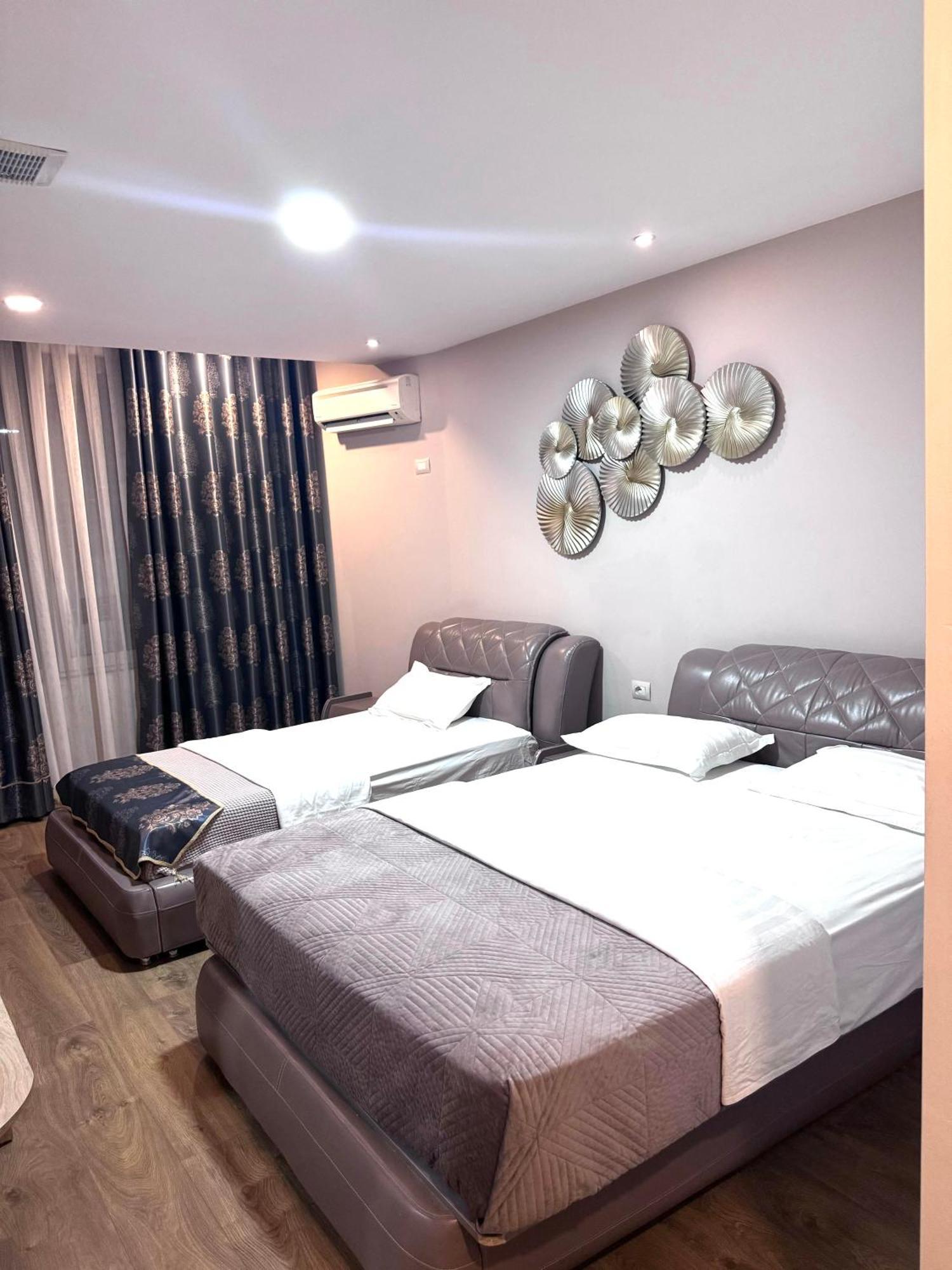 Park Hotel Tirana Yzberish Ngoại thất bức ảnh