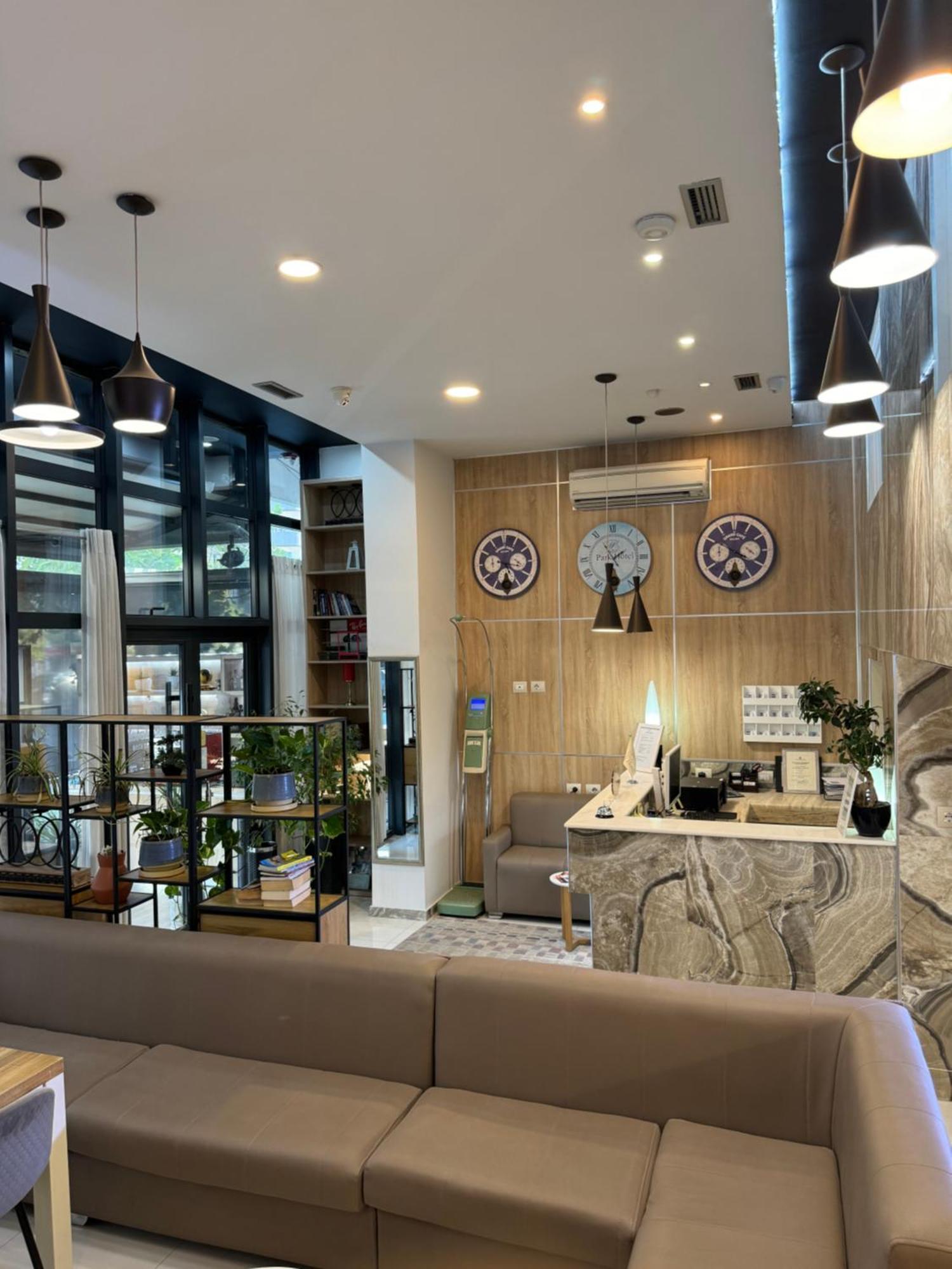 Park Hotel Tirana Yzberish Ngoại thất bức ảnh