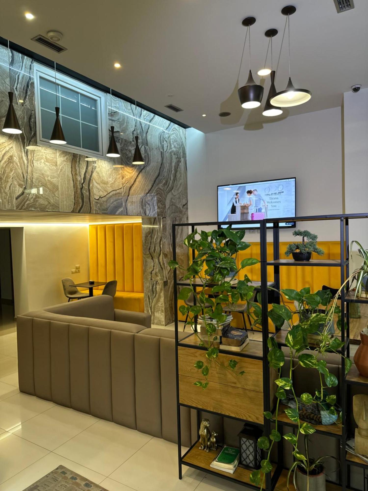 Park Hotel Tirana Yzberish Ngoại thất bức ảnh