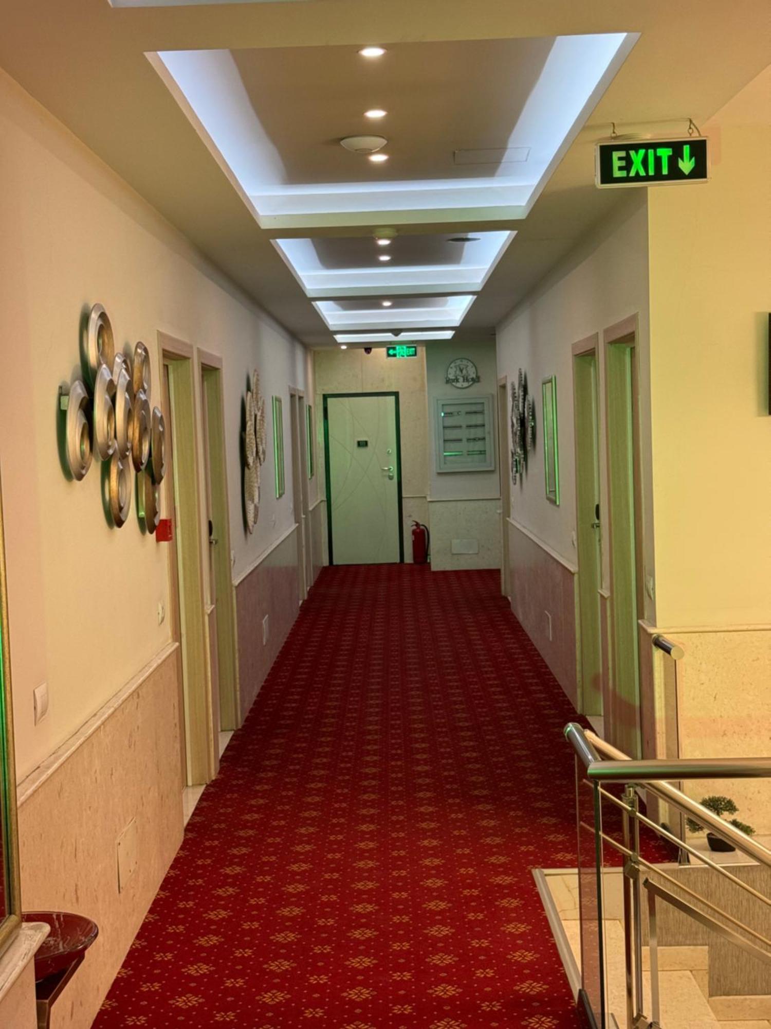 Park Hotel Tirana Yzberish Ngoại thất bức ảnh