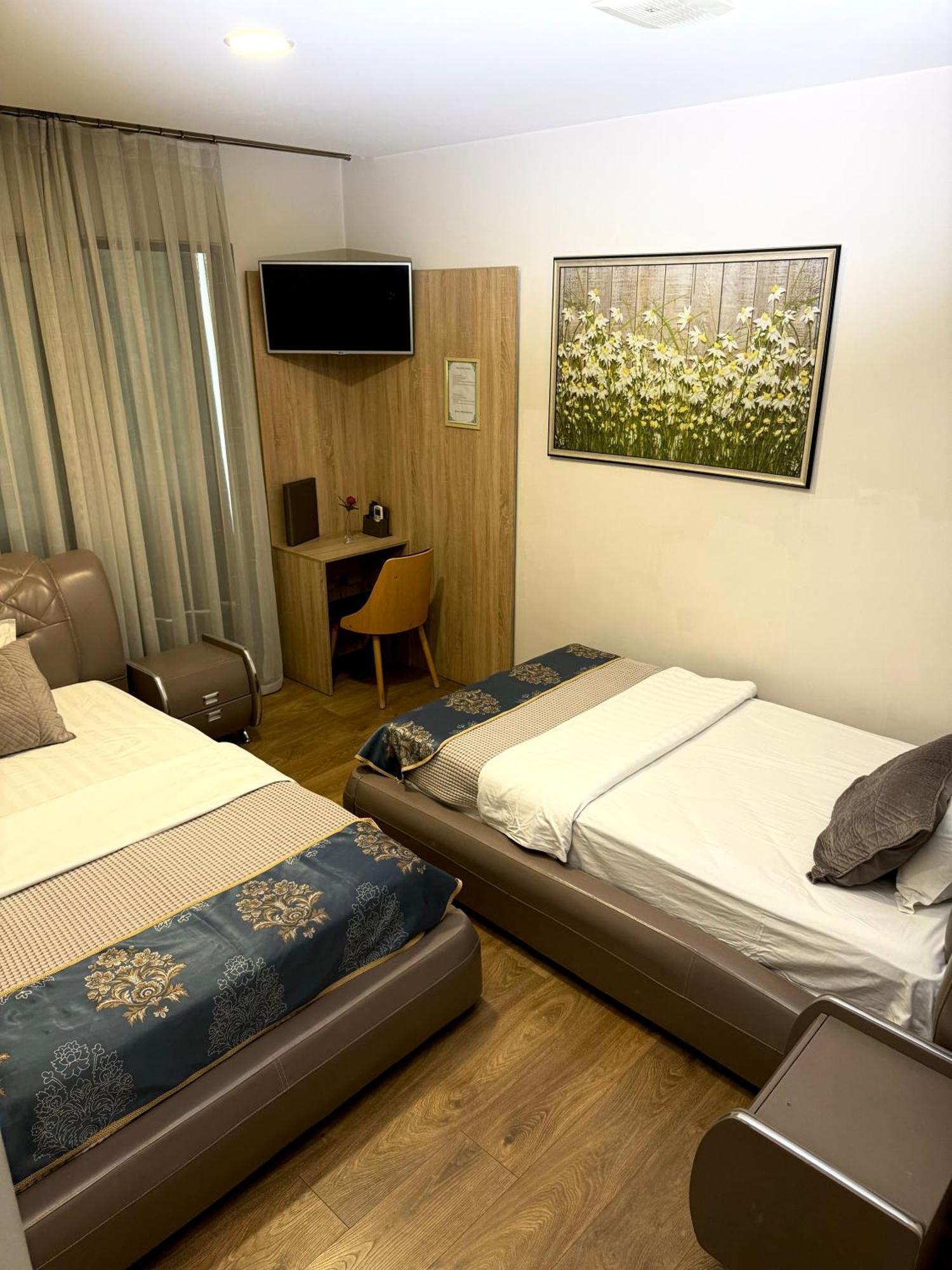 Park Hotel Tirana Yzberish Ngoại thất bức ảnh