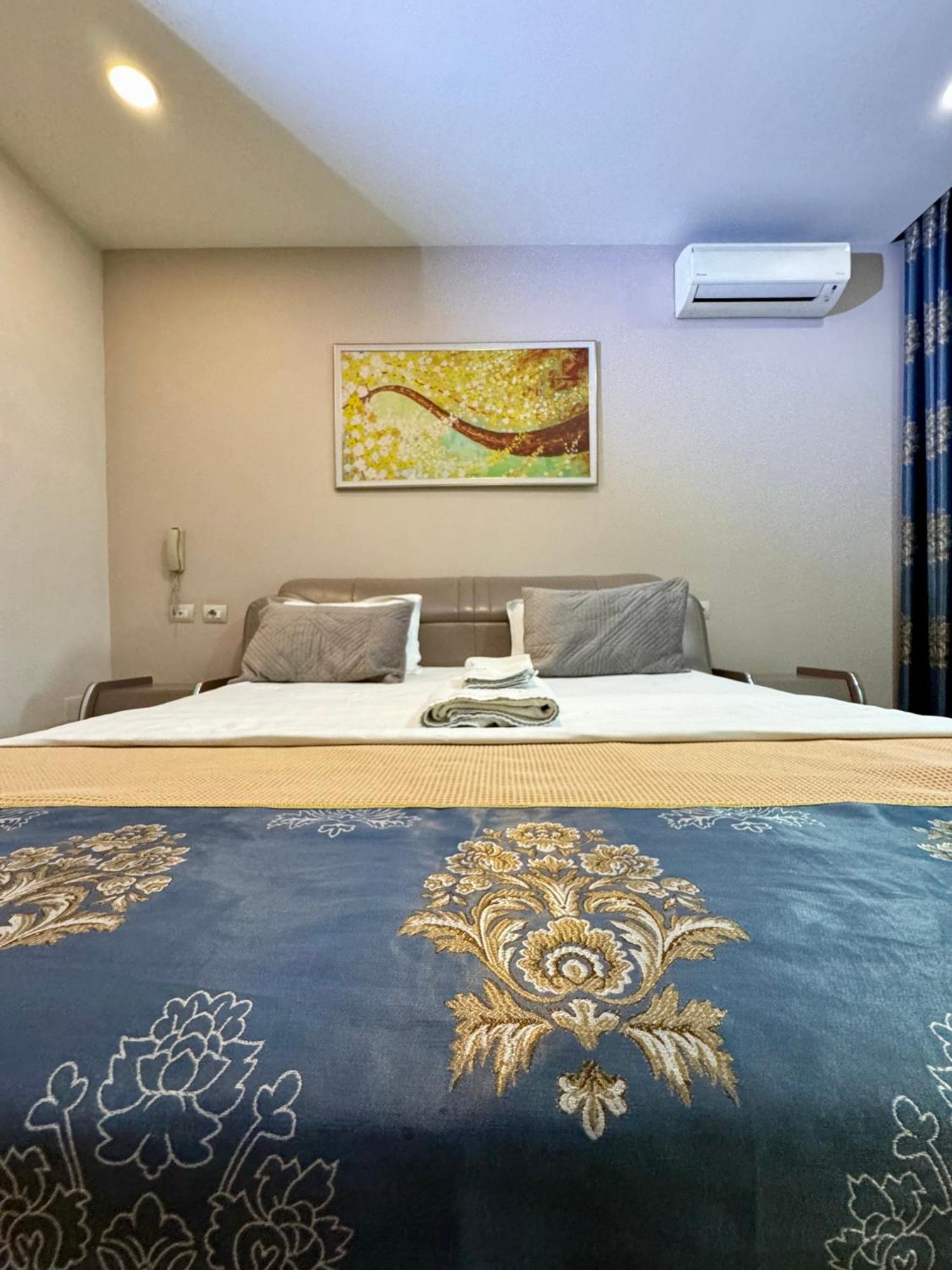 Park Hotel Tirana Yzberish Ngoại thất bức ảnh