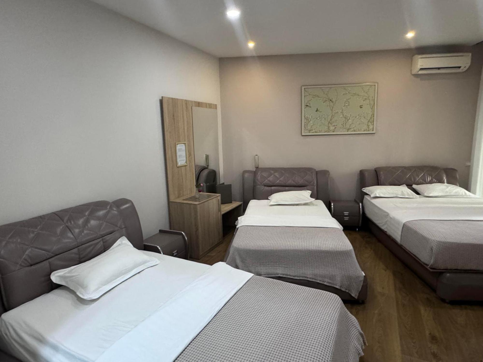 Park Hotel Tirana Yzberish Ngoại thất bức ảnh