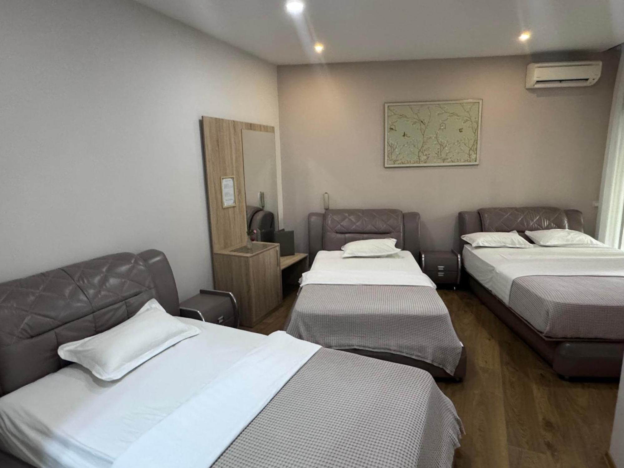 Park Hotel Tirana Yzberish Ngoại thất bức ảnh