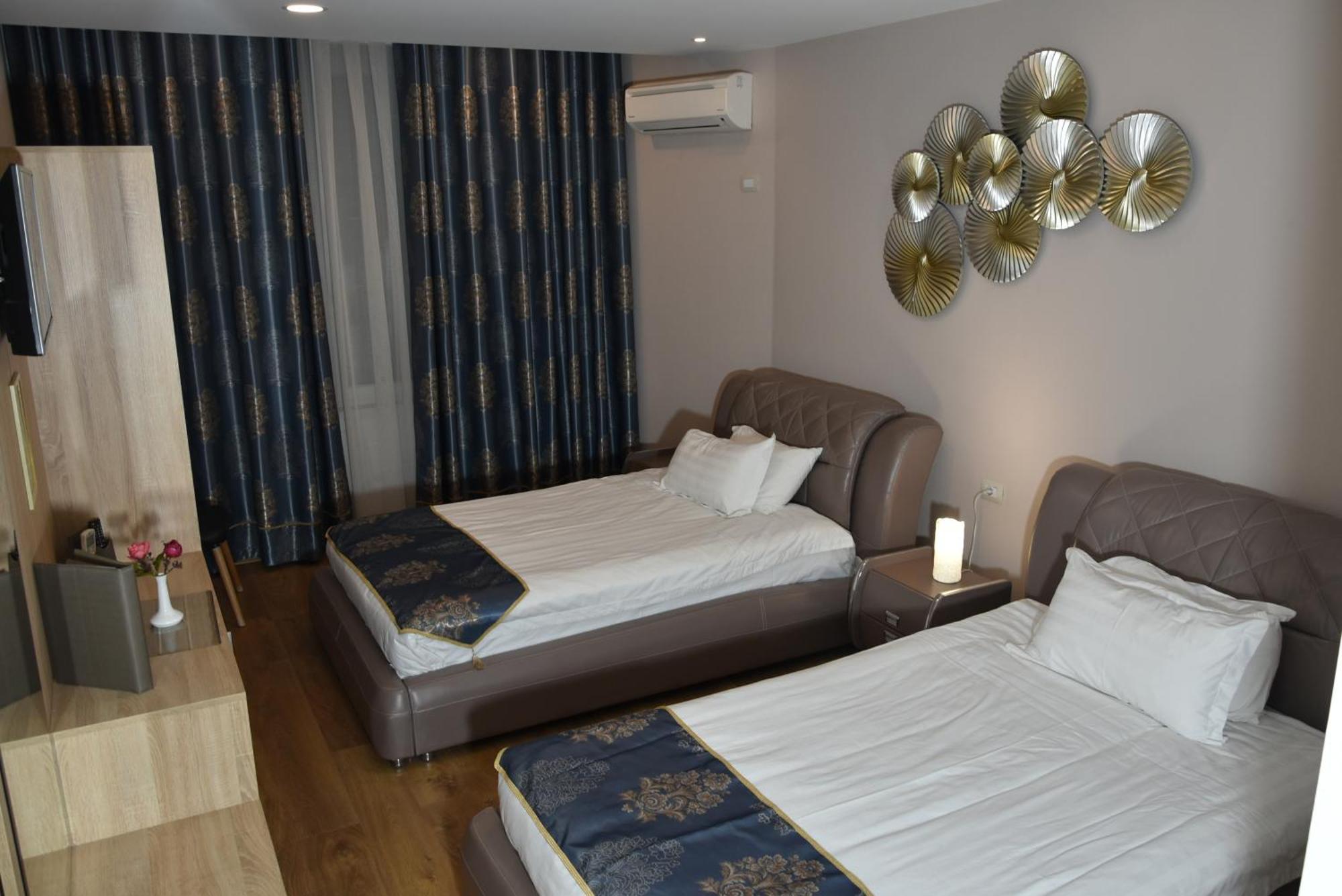 Park Hotel Tirana Yzberish Ngoại thất bức ảnh