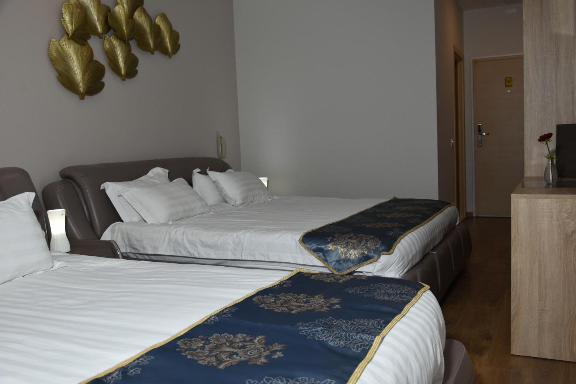 Park Hotel Tirana Yzberish Ngoại thất bức ảnh