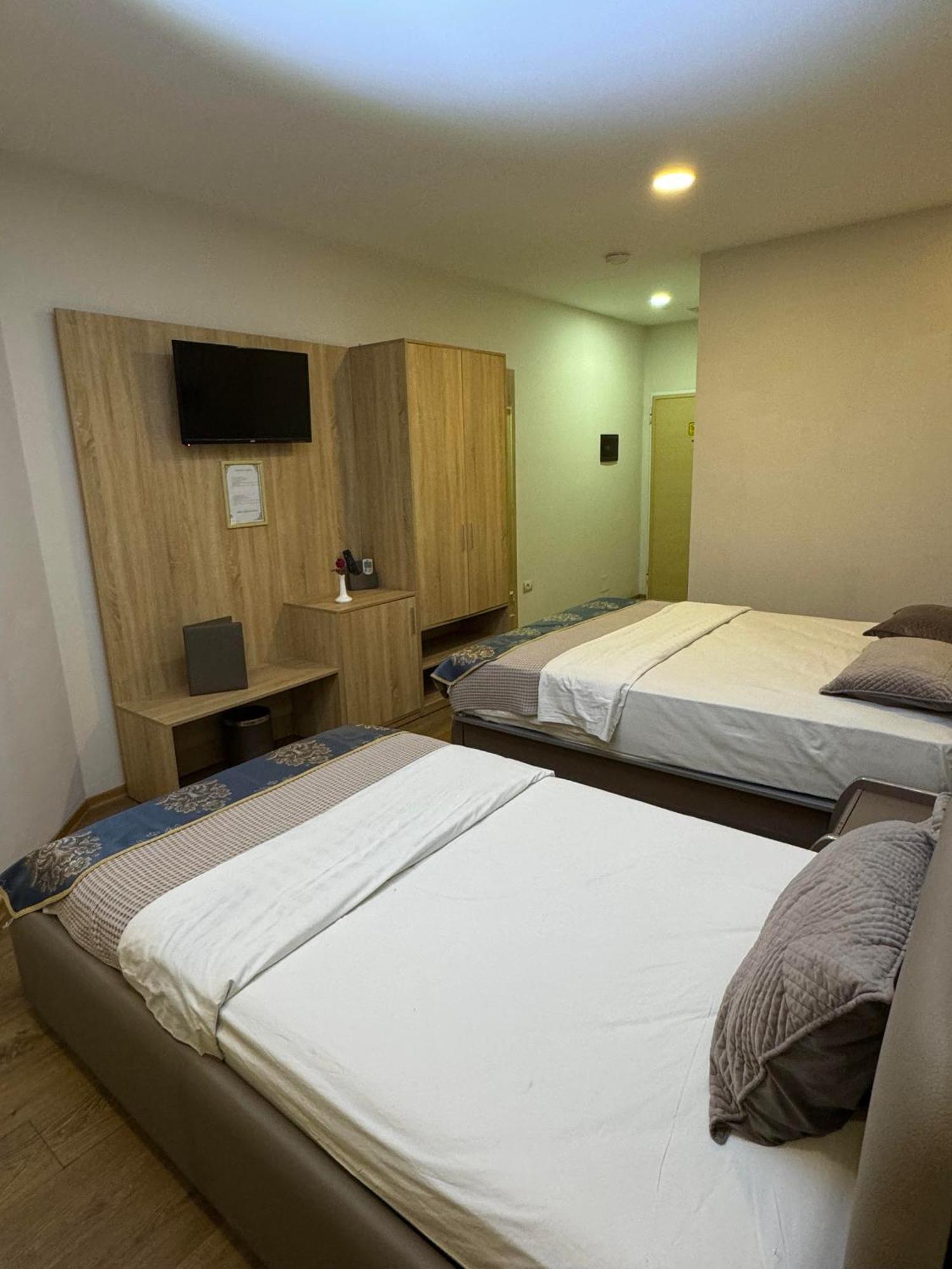 Park Hotel Tirana Yzberish Ngoại thất bức ảnh