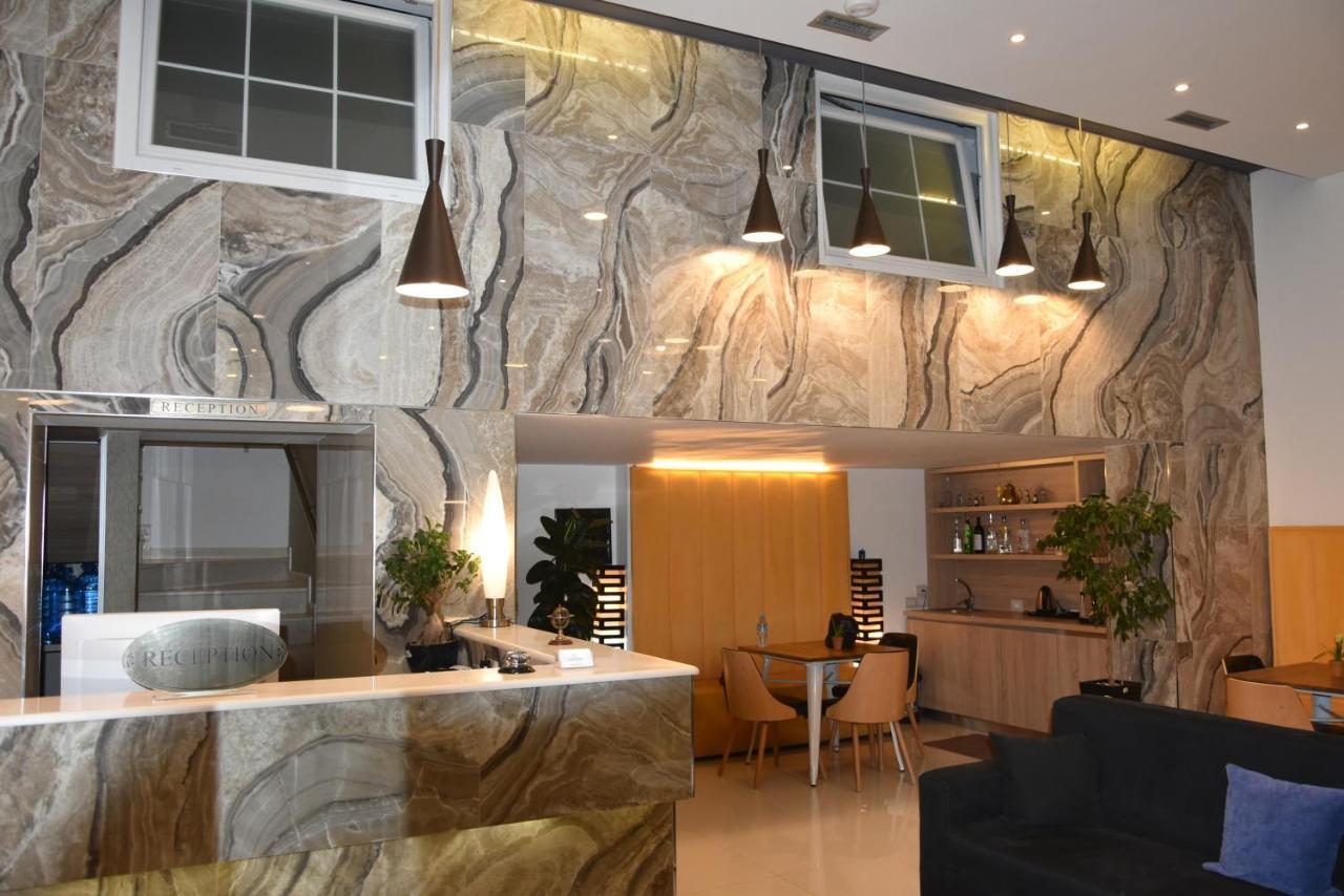 Park Hotel Tirana Yzberish Ngoại thất bức ảnh